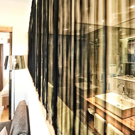 Alps Hotel